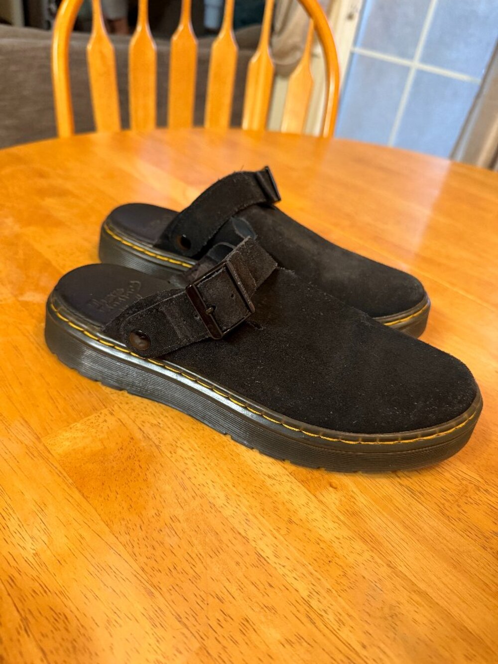 Dr.Marten Carlson Mules-Size 8